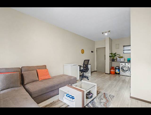 2 BEDROOM APARTMENT FOR SALE IN BROADACRES